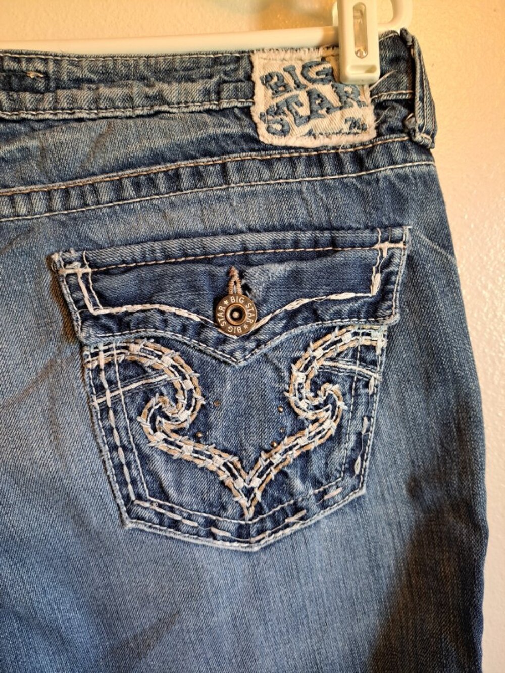 Big Star Casey K Low Rise Fit Cut off Denim Jean Shorts W/Embroidered Flap Pocke - Picture 11 of 11
